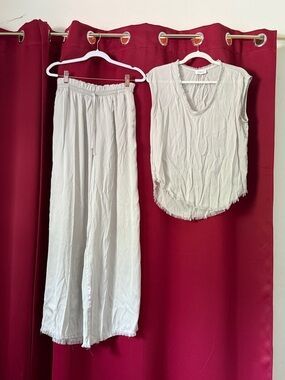 bohme Cream Two-Piece Pajama Set - Lightweight V-Neck Top & Elastic Waist Pants